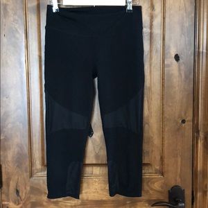 Fabletica capris with liquid skin detail